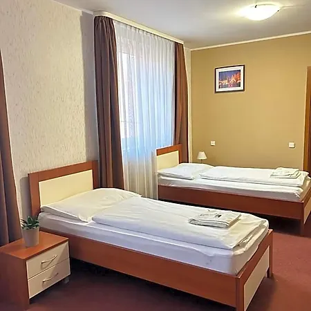 21 3* Bratysława