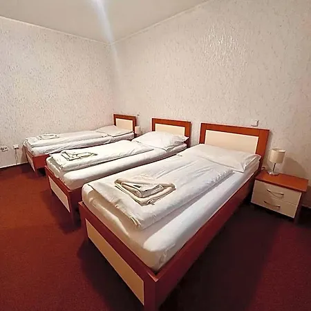21 3* Bratysława